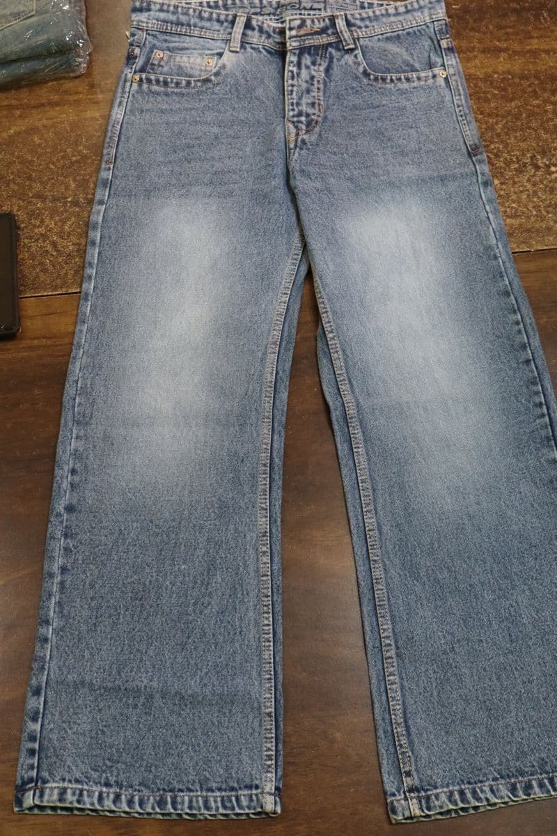Men's Acid Wash Wide Leg Jeans at Trendz Fit Fashion